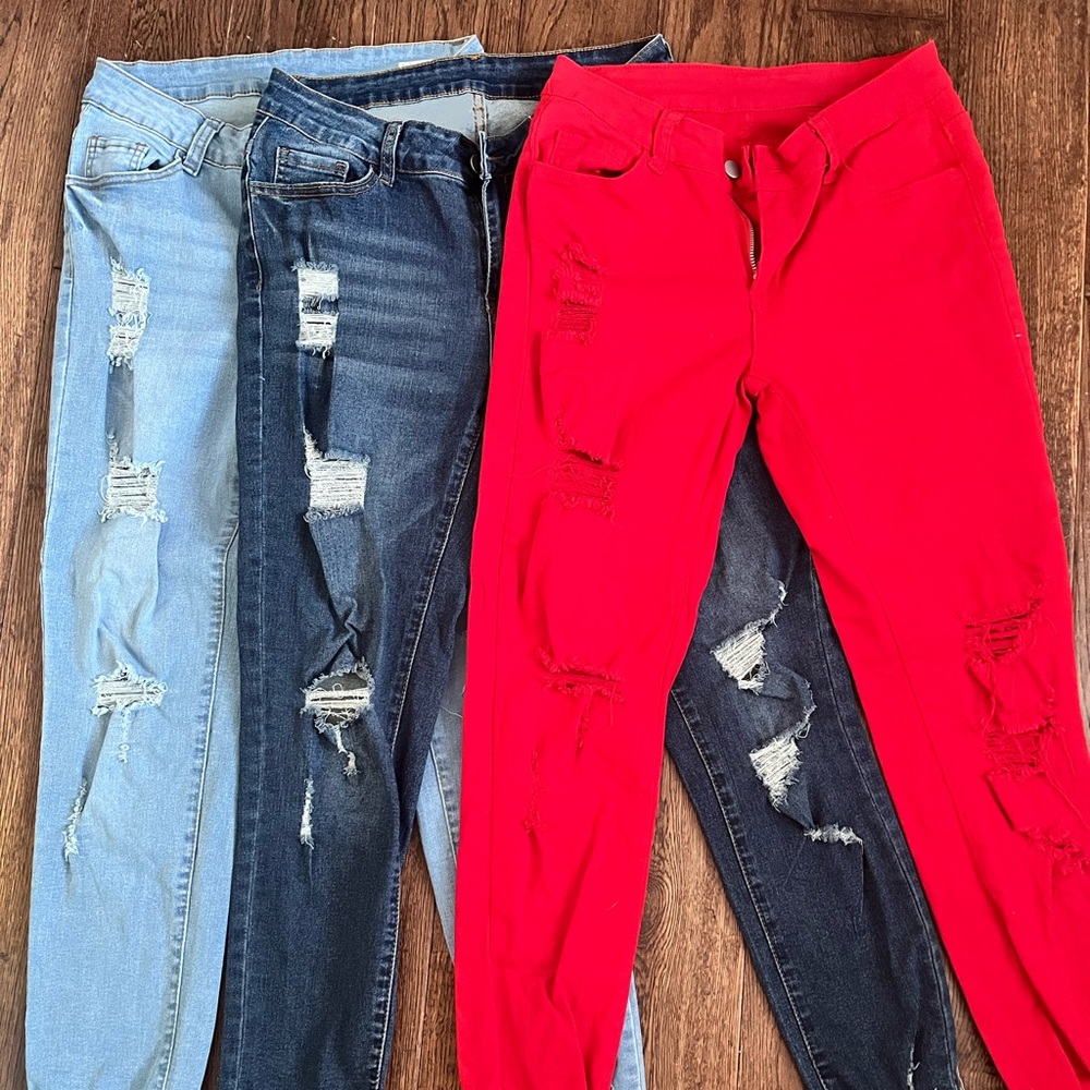Size M (6) Bundle! 3 Pairs of Distressed Jeans!